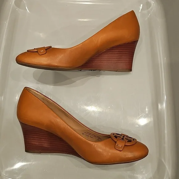 TORY BURCH Cognac Tan Leather Wedges